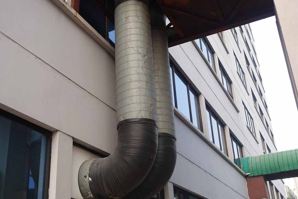 Best Air Duct Cleaning Service – Exterior Ductwork Example"